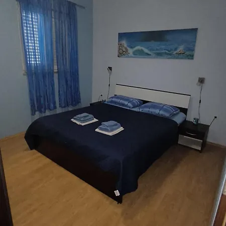 بيت للعطل Agava With Air-con Ražanac